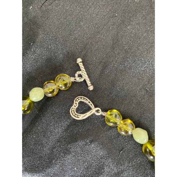 Green necklace, just a necklace - Picture 4 of 6